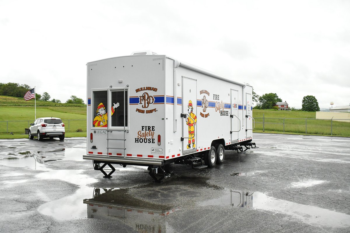 BullheadFire's tweet image. Bullhead City Fire Department Unveils New Fire Safety Trailer!
We’re proud to introduce our brand-new, state-of-the-art fire safety trailer, replacing the original unit that faithfully served our community for over 30 years!
