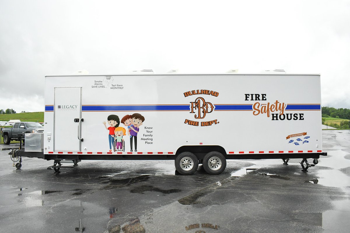 BullheadFire's tweet image. Bullhead City Fire Department Unveils New Fire Safety Trailer!
We’re proud to introduce our brand-new, state-of-the-art fire safety trailer, replacing the original unit that faithfully served our community for over 30 years!