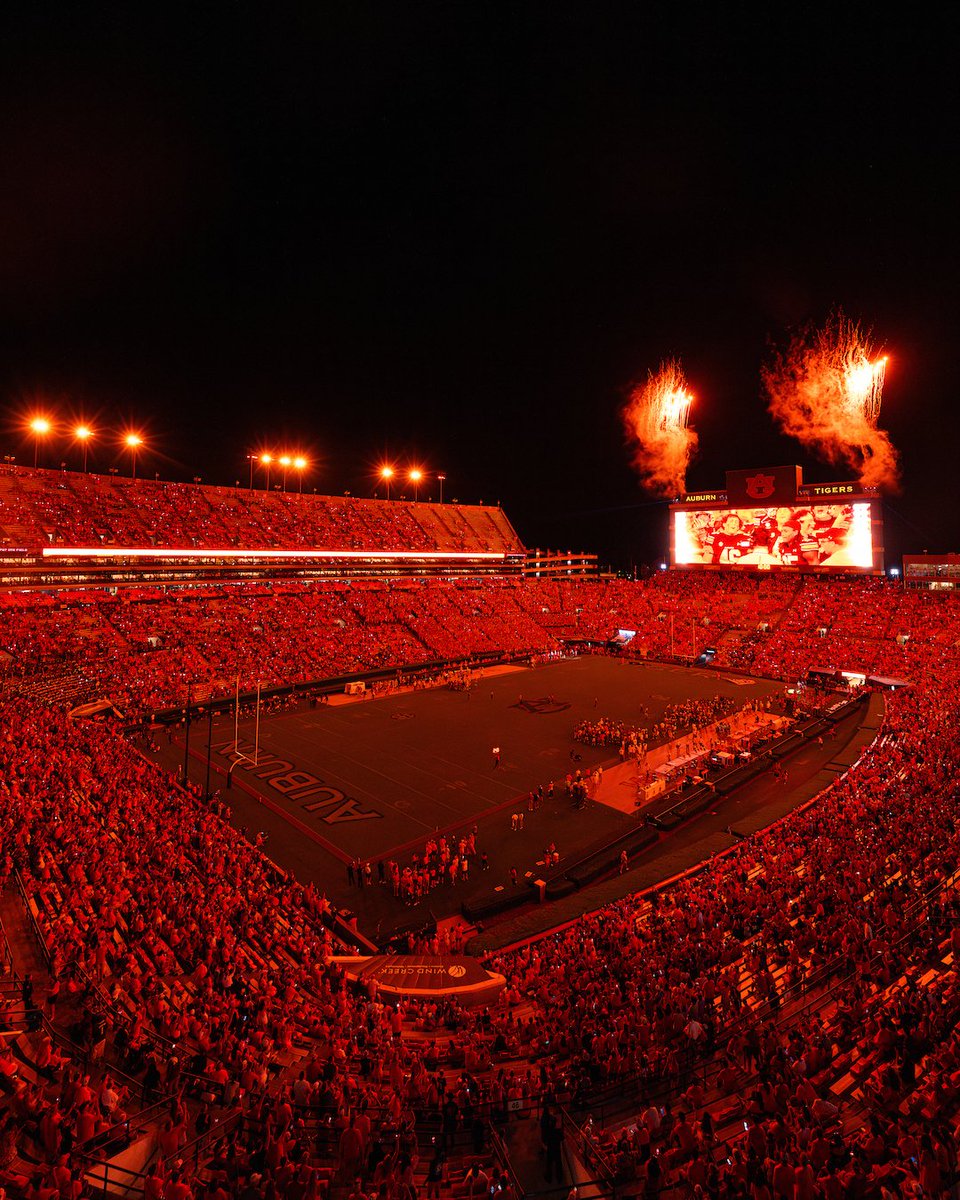 AuburnTigers's tweet image. 🎟️ Single Game Football Tickets are ON SALE NOW! 🏈
Be there for the biggest moments this fall in Jordan-Hare Stadium. This is your chance to be part of the action. 🦅
🔗: auburntige.rs/3TqxKb4
#WarEagle