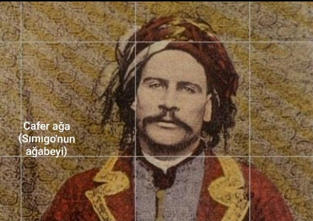 manizm01's tweet image. 8)Bu #Kürtler #İran'da "Mahabad Cumhuriyeti"ni kurmuş, isimde "Kürt" yoktur "Ay duvarı/ Ay birliği.
En ünlüleri de #Sımıgo imiş. Adam "Saka/ Kuman" Türkü, lakabını 750'li yıllarda Tang sarayını ele geçiren General #Anluşan'ın yerine geçen #SıhıhSihMing'den alır
Okunuşu(Sı-Sımıng)