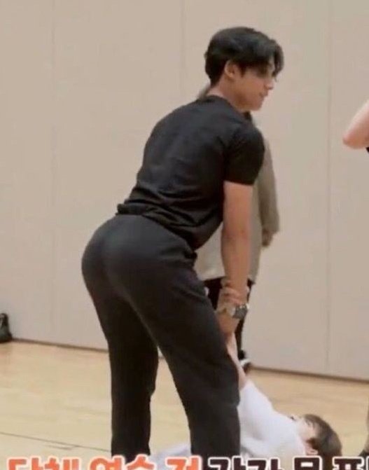 🩰 (@cvntres) on Twitter photo 