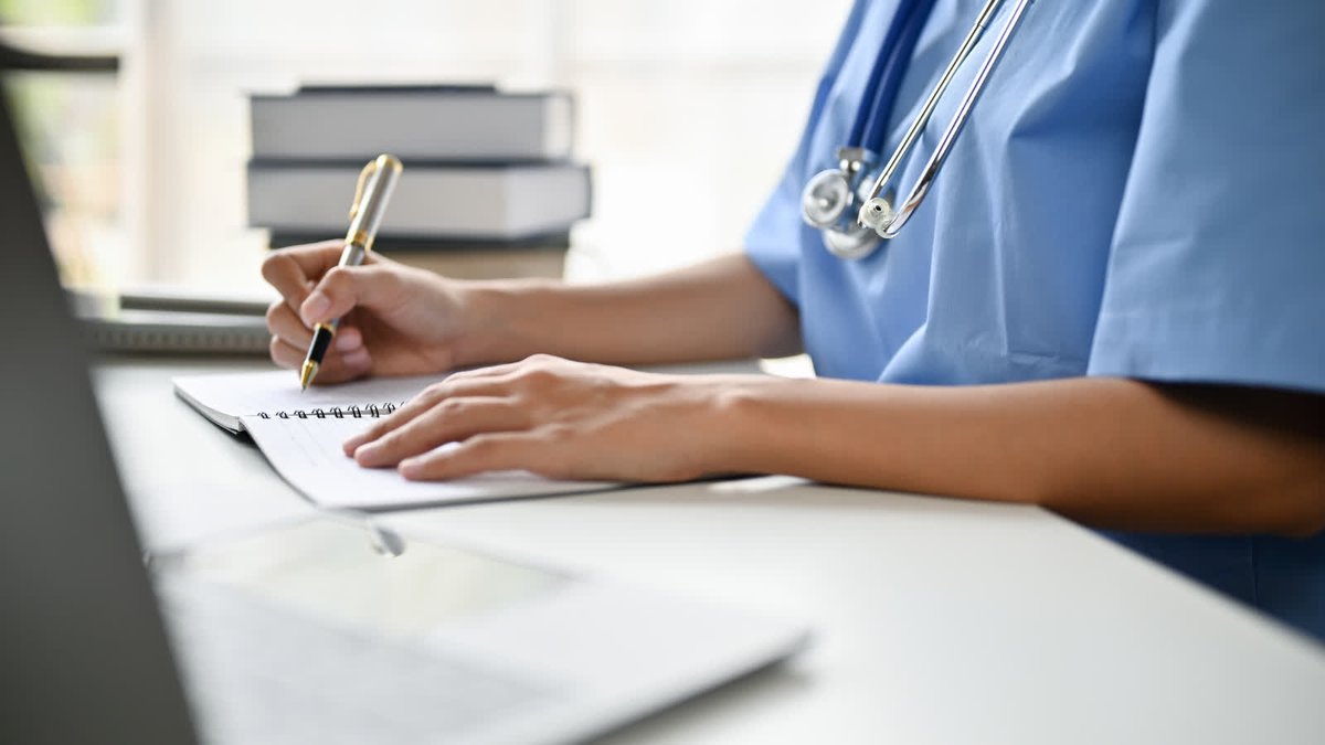 OR_Manager's tweet image. BSN, master&apos;s, and DNP enrollments are up—but PhD nursing programs just logged their 11th year of decline. Explore new AACN data on where nursing education is growing—and where it&apos;s falling short: ormanager.com/briefs/survey-…

#NursingEducation #WorkforceTrends #AACN