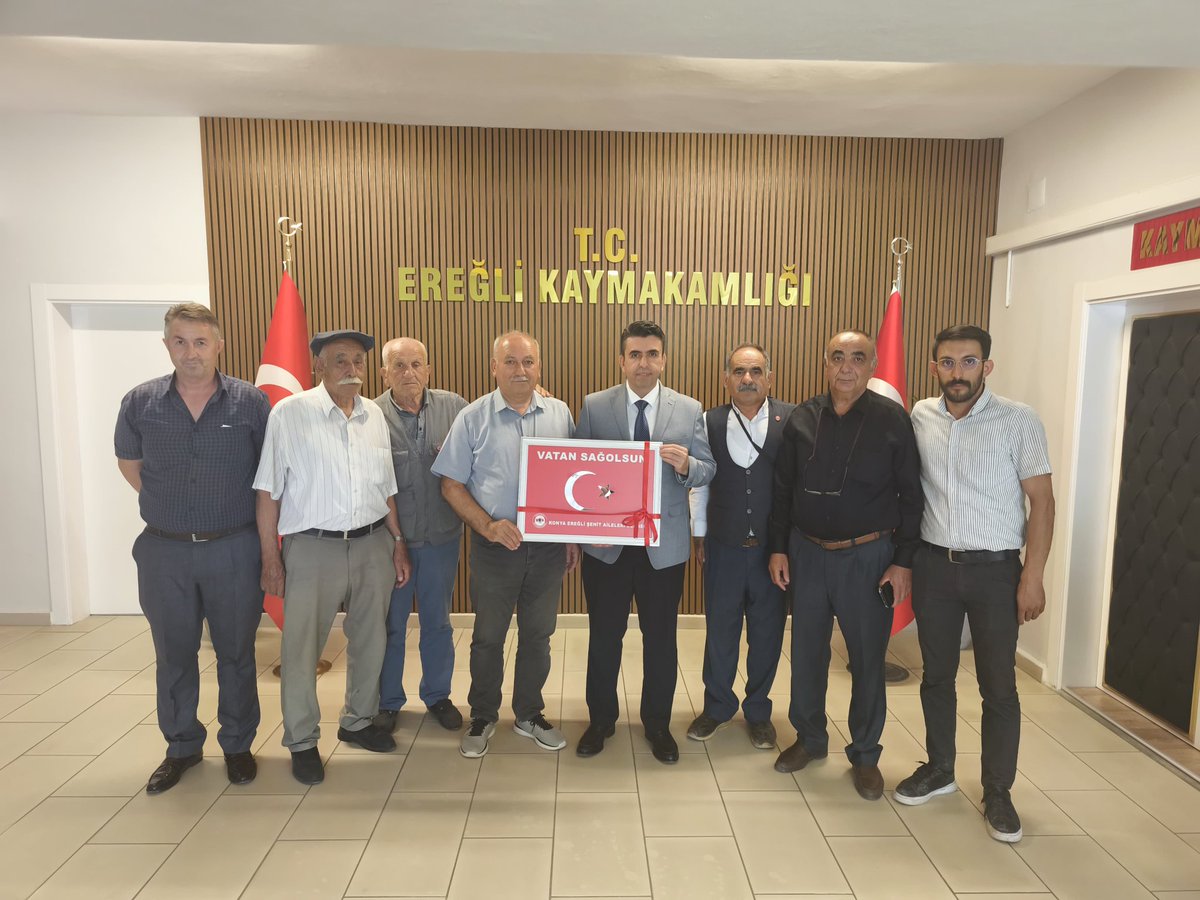 Şehit Aileleri Derneği Başkanı Ahmet BULUT ve değerli şehit yakınlarımız, Kaymakamımız sayın Murat EREN'e hayırlı olsun ziyaretinde bulundular.
<a href="/Murat_Eren/">Murat EREN</a>