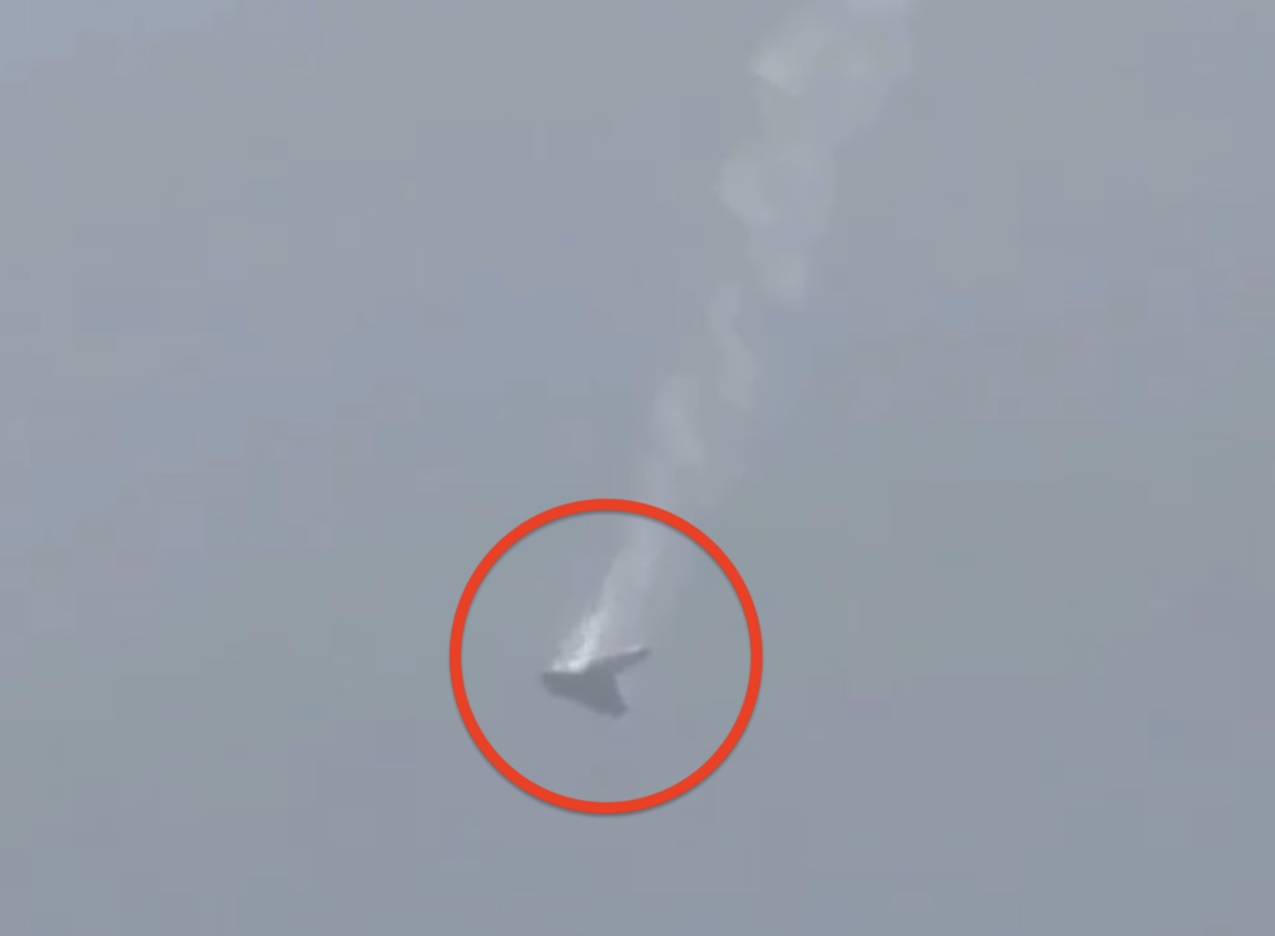 Chuck Pfarrer | Indications & Warnings | (@chuckpfarrer) on Twitter photo SPALSH FLANKER: <a href="/Vijesti11111/">Vijesti</a> posts images of the recent UKR shoot down of a Russian  Su-30SM  (NATO reporting name: Flanker) in  Kharkiv Oblast.  The Flanker is considered one of Russiaโs most capable air superiority aircraft, but it was no match for an AIM-120 AMRAAM missile. SPALSH FLANKER: <a href="/Vijesti11111/">Vijesti</a> posts images of the recent UKR shoot down of a Russian  Su-30SM  (NATO reporting name: Flanker) in  Kharkiv Oblast.  The Flanker is considered one of Russiaโs most capable air superiority aircraft, but it was no match for an AIM-120 AMRAAM missile.