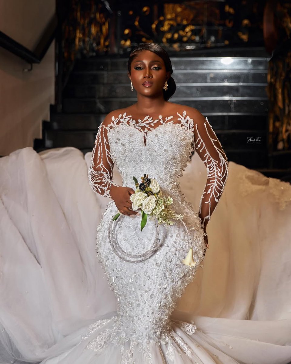 StyleAfrique's tweet image. Brides-to-be, Get Ready to Fall in Love with Sima Brew’s SS25 Bridal Collection, “Whispers of Romance” 

#styleafrique #fashionblogger #womenswear #simabrew #simabrewgown #coutureweddingdress

styleafrique.com/2025/07/09/bri…