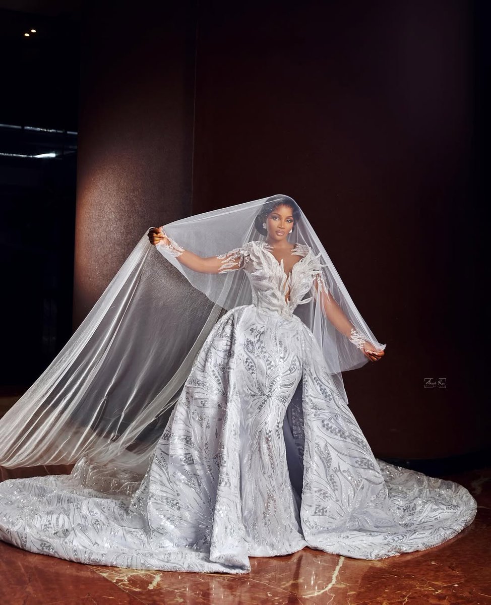 StyleAfrique's tweet image. Brides-to-be, Get Ready to Fall in Love with Sima Brew’s SS25 Bridal Collection, “Whispers of Romance” 

#styleafrique #fashionblogger #womenswear #simabrew #simabrewgown #coutureweddingdress

styleafrique.com/2025/07/09/bri…