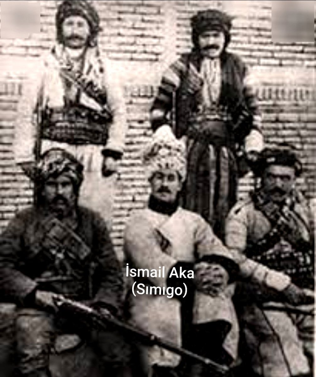 manizm01's tweet image. 8)Bu #Kürtler #İran'da "Mahabad Cumhuriyeti"ni kurmuş, isimde "Kürt" yoktur "Ay duvarı/ Ay birliği.
En ünlüleri de #Sımıgo imiş. Adam "Saka/ Kuman" Türkü, lakabını 750'li yıllarda Tang sarayını ele geçiren General #Anluşan'ın yerine geçen #SıhıhSihMing'den alır
Okunuşu(Sı-Sımıng)