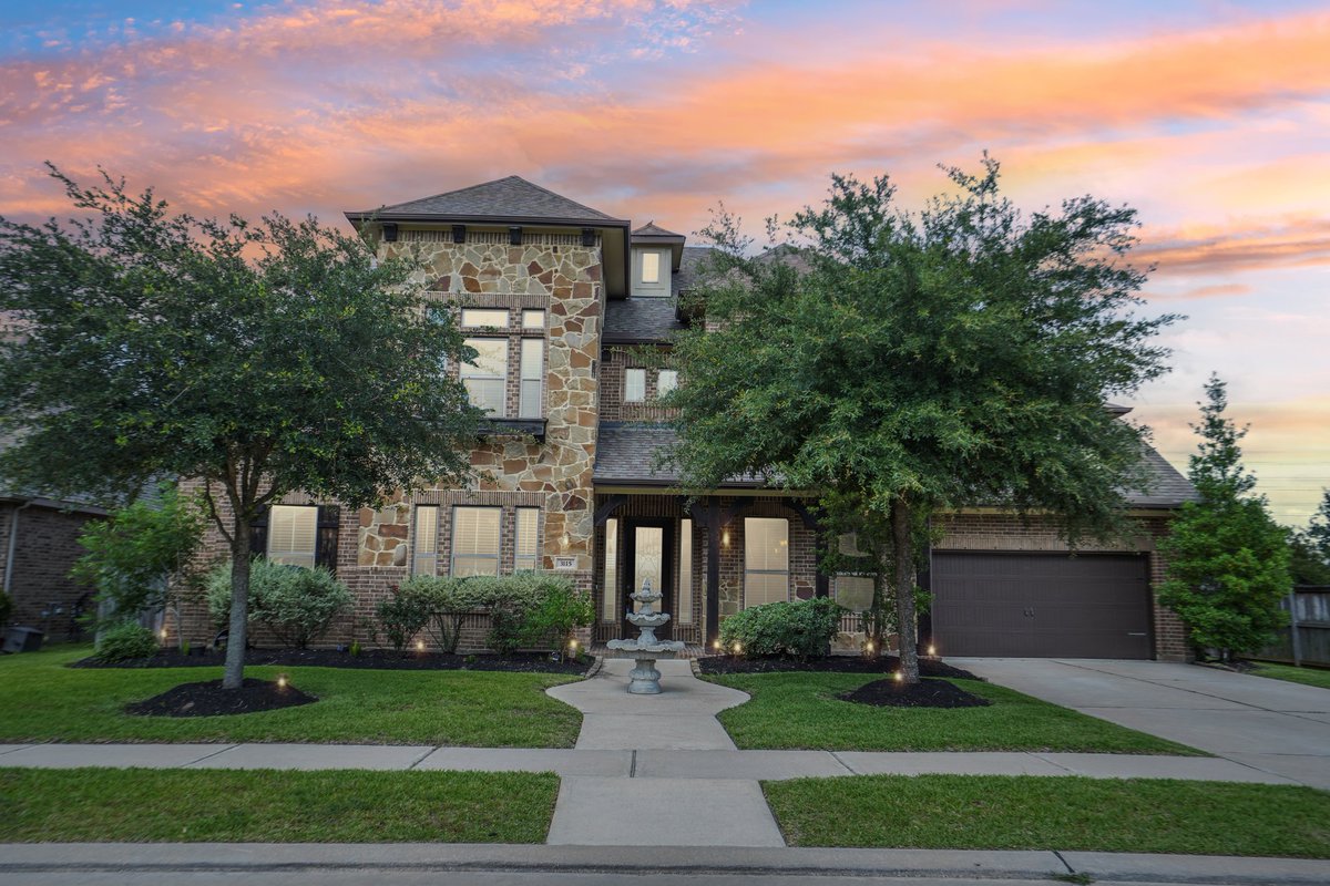 jasgrace's tweet photo. 📣 Open House This Sunday!
🏡 Hillside Landing Trail | Katy, TX
Join us SUNDAY July 13 from 2–4 PM to tour this show-stopping 5-bed, 4.5-bath home in the gated Silver Ranch community!
✨ No side or back neighbors
🔥 Gourmet kitchen, game room, media room
🛏️ 2 beds w/ private baths on main level
🛁 Spa-style primary suite + massive closet
🚗 3-car tandem garage
📍 Zoned to top-rated Katy ISD
Don’t miss your chance to experience refined living in this beautifully upgraded home!
#OpenHouse #KatyOpenHouse #SilverRanch #LuxuryLiving #HoustonRealEstate #KatyTXHomes #SoldByJason #GreatHoustonProperties

https://t.co/GU6ZwfRMG6