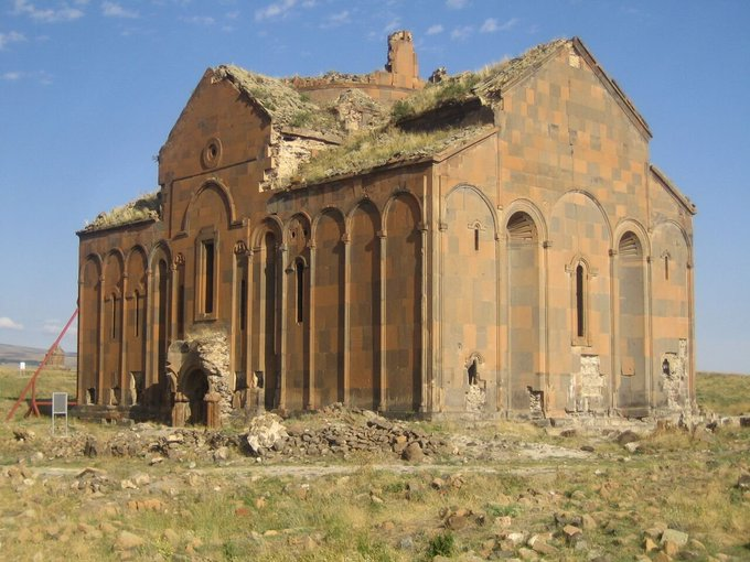¡ATENCIÓN! ¡ALERTA!
La Catedral Apostólica Armenia de Ani, declarada Patrimonio de la Humanidad por la UNESCO y ubicada en el sitio arqueológico de Ani, está siendo restaurada y funcionará como mezquita turca.
Por favor, distribuya esta información lo más ampliamente posible.