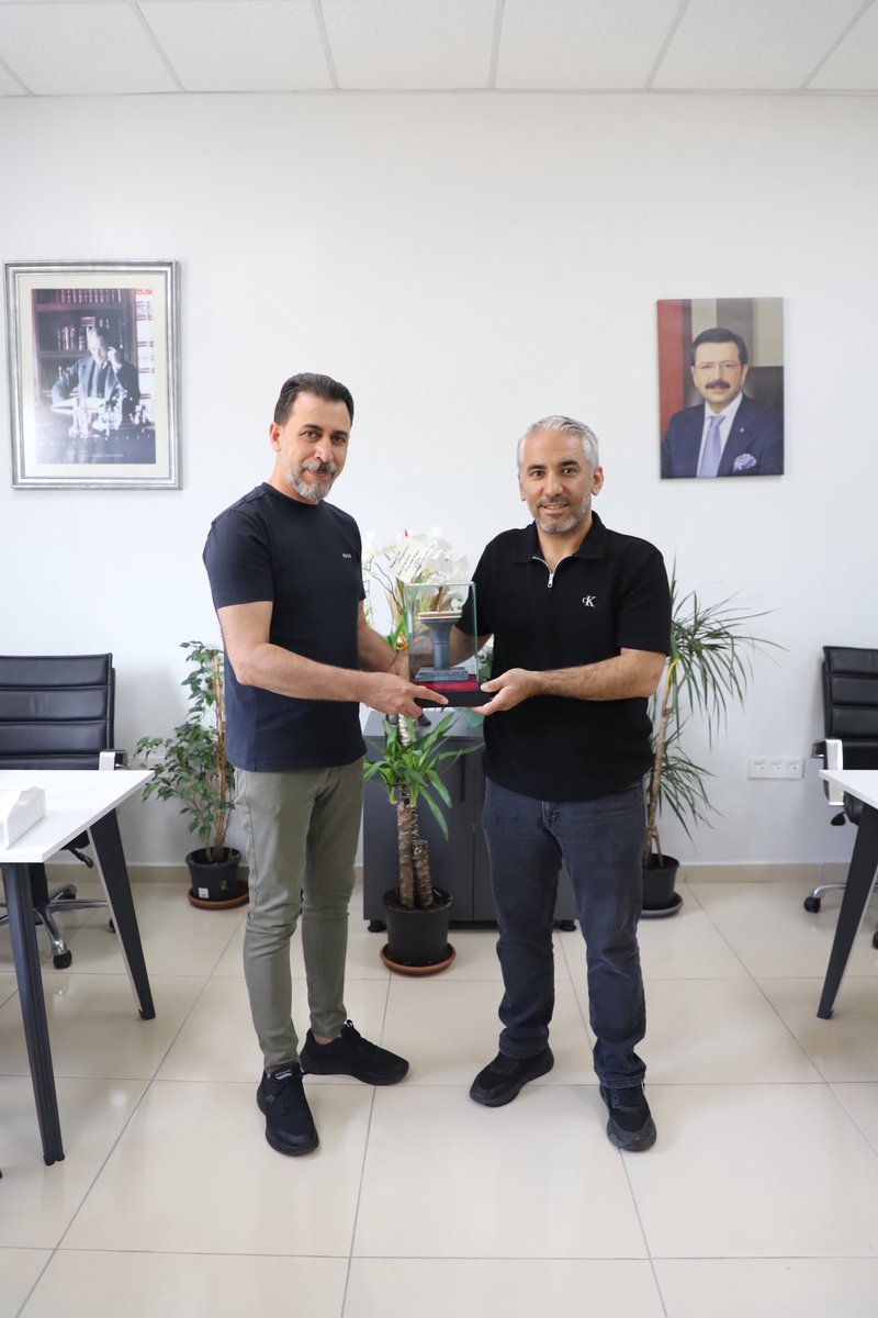 TOBBBingolGGK's tweet photo. Diyarbakır Ticaret ve Sanayi Odası (DTSO) Genç Girişimciler Kurulu Başkanı Vedat Elibal, TOBB İl Genç Girişimciler Kurulu Başkanımız Mehmet Temiz’i ziyaret etti.
Ziyarette, genç girişimciliğin geliştirilmesine yönelik fikir alışverişinde bulunuldu. https://t.co/YJud4vc1BF