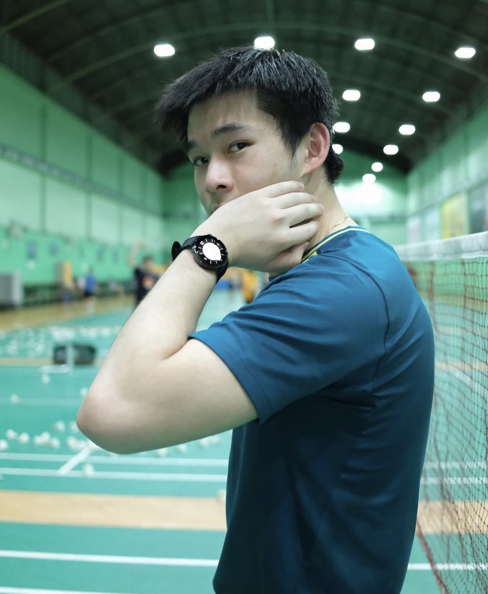 Skyboyz15's tweet photo. ⌚️เท่ห์มาก มีสักเรือนไหม 😅😍
#วิวกุลวุฒิ #Kunlavut #OPPOWatch
#OPPOWatchX2MiniTH https://t.co/NUh94Ynx5f