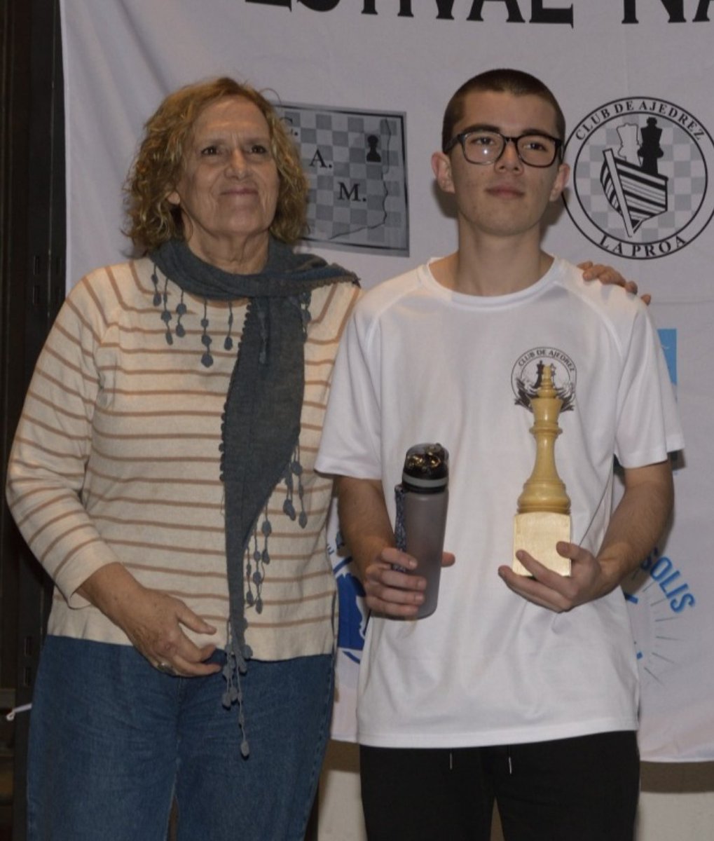 ajedrezlaproa's tweet photo. La categoría Sub 18 del Festival y sus campeones que repiten....

https://t.co/ZbbjzkvBJR https://t.co/GVi7ssnEz4