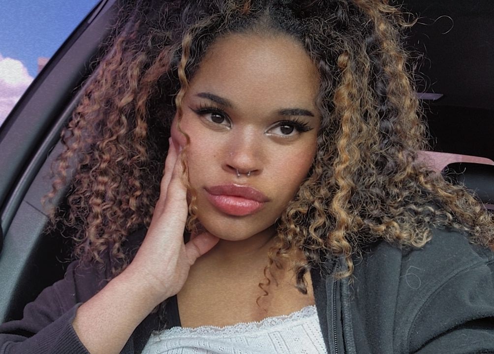 FxxtsiePrincess's tweet photo. Midweek means I’m even more irresistible.
You’re already thinking about me—now act on it.
Slide into my DMs… but only after you tribute 💌
#GoddessEnergy #FindomWednesday #SubLife #Findom #Worshipme https://t.co/qlsjTiMWbj