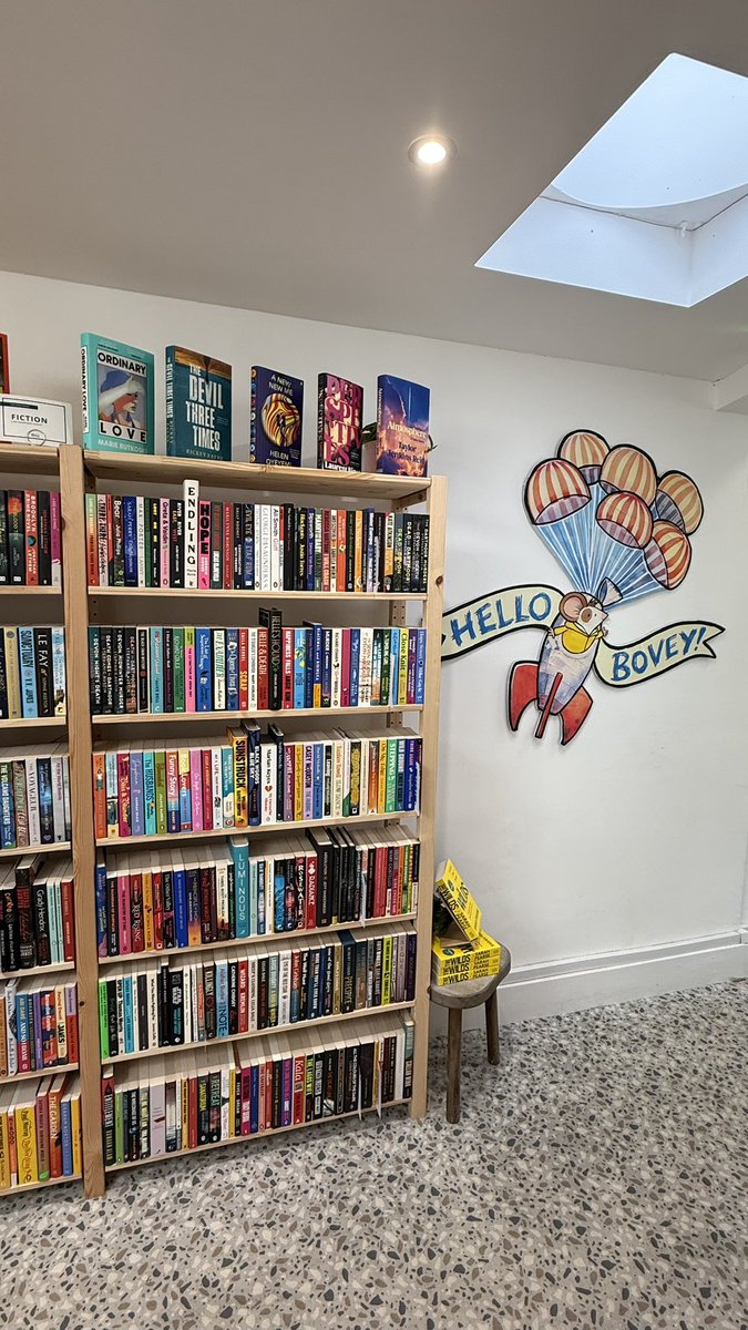 SarahVPearse's tweet image. Lovely to pop into fab indie bookshop First Draft Books today in Bovey Tracey, thanks to Leslie for the warm welcome - signed copies now available! :)