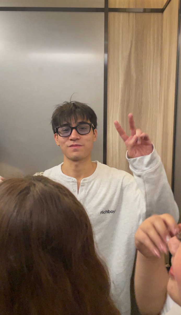 f3yruh's tweet photo. i saw our big winner earlier! so nice, so pogi, so bango! @brentymanalo 🤍 https://t.co/X8hST5ZMXk
