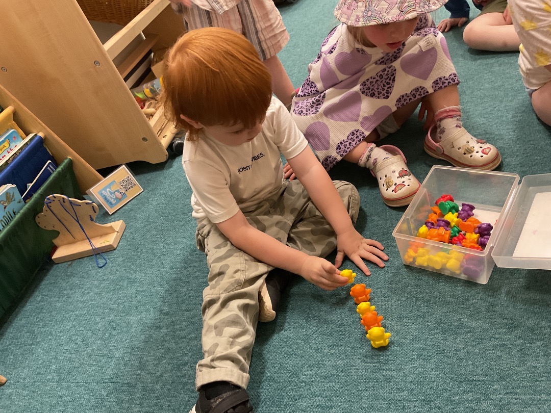 ElccForfar's tweet photo. As we approached the final few days of term for our DM1 children, we were focusing on creating our own patterns with different materials, sharing our thoughts and feelings linked to changes as well as exploring sounds, letters and familiar words such as our names. https://t.co/tm9UMxCquo
