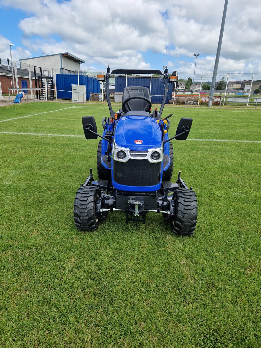 AmmanfordAFC's tweet image. 🤝CYMRU FOOTBALL FOUNDATION🤝

The club would like to thank the @CymruFdn with a grant for a new multi purpose mower and storage container at our ground 

The club would like to thank @SamL1oyd and his team - especially Caitlin Waller for their support 👏