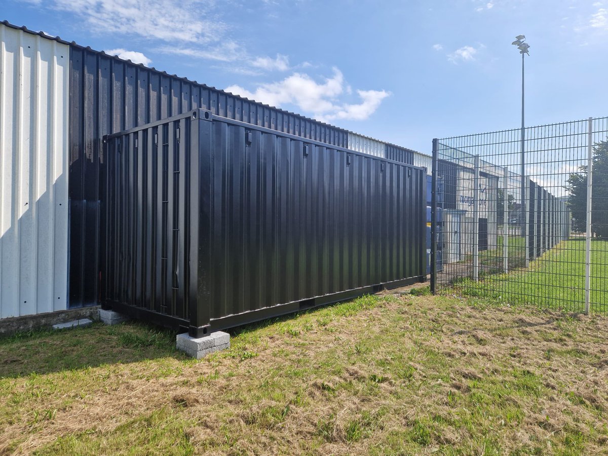 AmmanfordAFC's tweet image. 🤝CYMRU FOOTBALL FOUNDATION🤝

The club would like to thank the @CymruFdn with a grant for a new multi purpose mower and storage container at our ground 

The club would like to thank @SamL1oyd and his team - especially Caitlin Waller for their support 👏