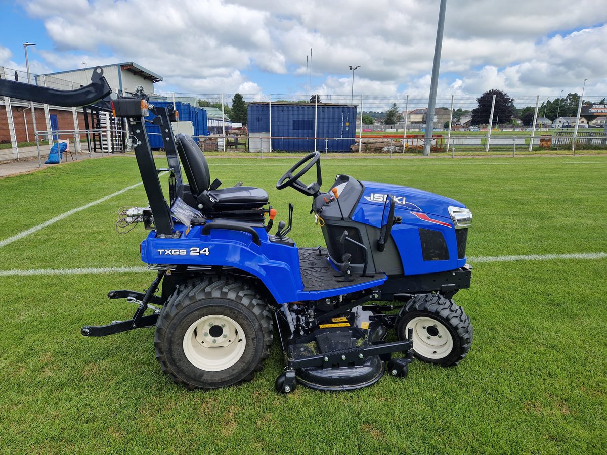 AmmanfordAFC's tweet image. 🤝CYMRU FOOTBALL FOUNDATION🤝

The club would like to thank the @CymruFdn with a grant for a new multi purpose mower and storage container at our ground 

The club would like to thank @SamL1oyd and his team - especially Caitlin Waller for their support 👏