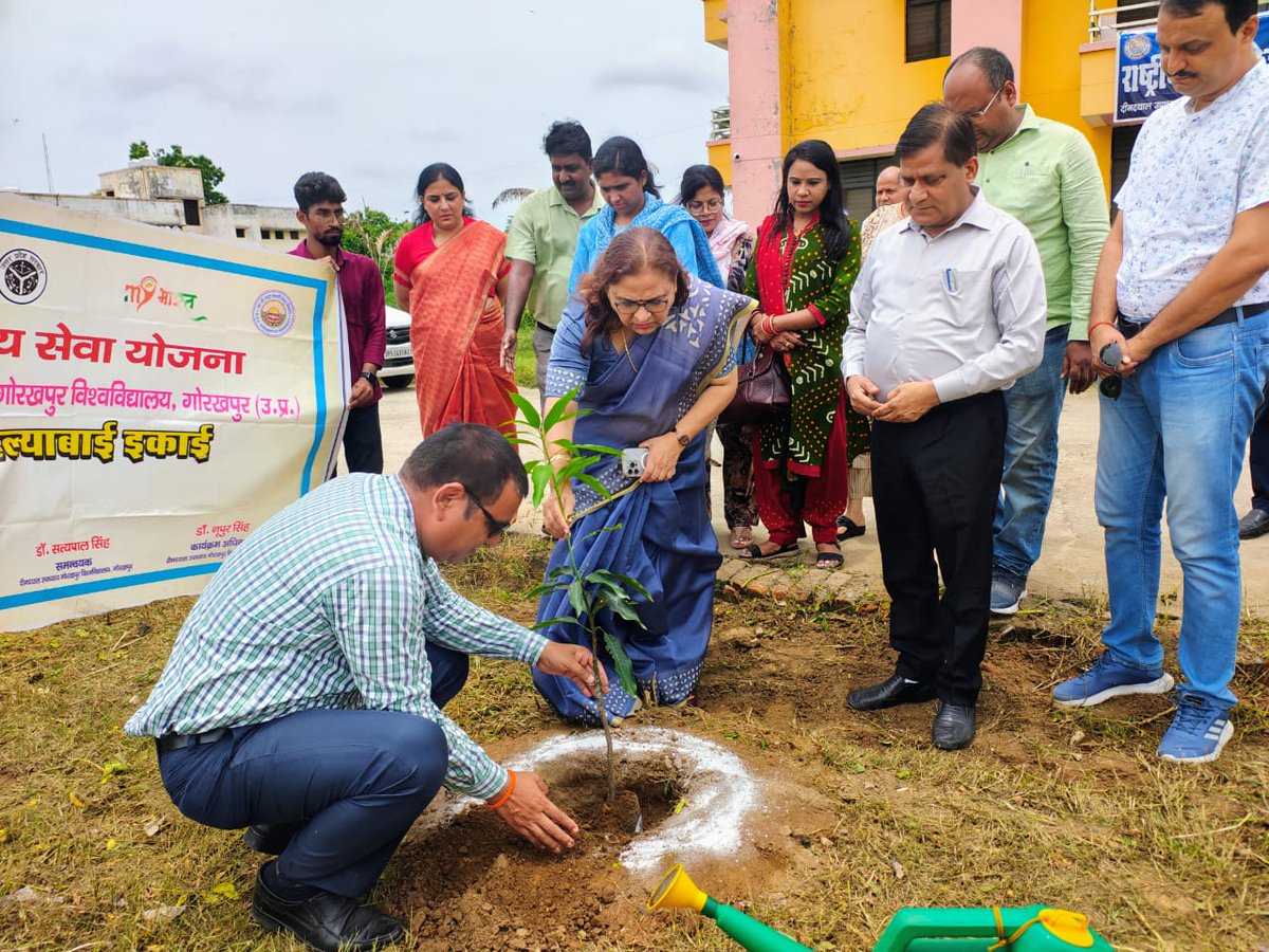 NssDdugu's tweet photo. एक पेड़ माँ के नाम -2.0

मातृभूमि और प्रकृति के प्रति सम्मान और समर्पण के प्रयास के क्रम मे आज दिनांक 09/07/2025 को मा. कुलपति प्रो. पूनम टंडन के नेतृत्व में आयोजित वृहद पौधरोपण कार्यक्रम...

डा. सत्यपाल सिंह 
समन्वयक NSS
दी��उ गोरखपुर विश्वविद्यालय उ.प्र. https://t.co/Duk4QRz2FW