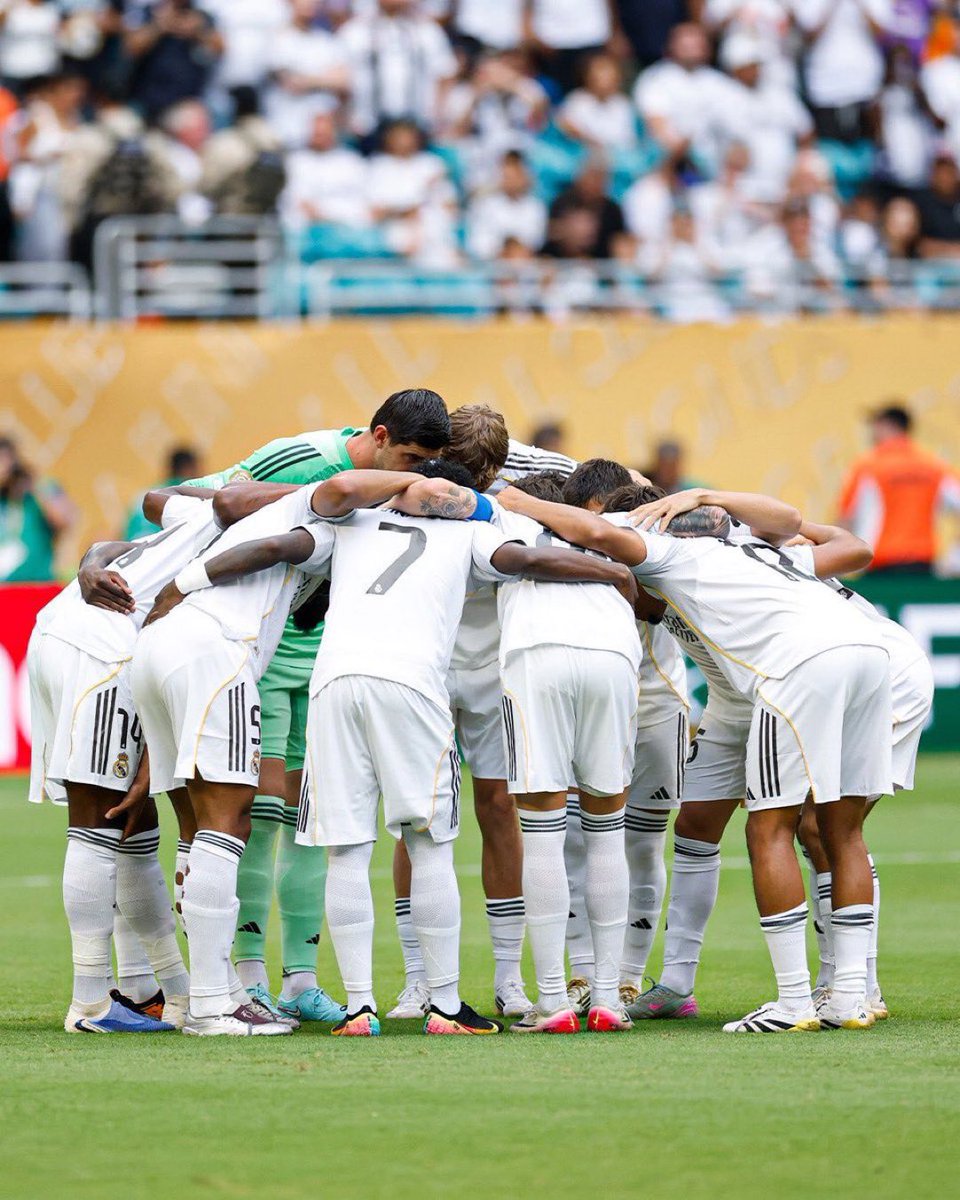 Unidos somos INVENCIBLES!!! 
#HalaMadridYNadaMas 🙌🏻🔥🤍
<a href="/realmadrid/">Real Madrid C.F.</a>