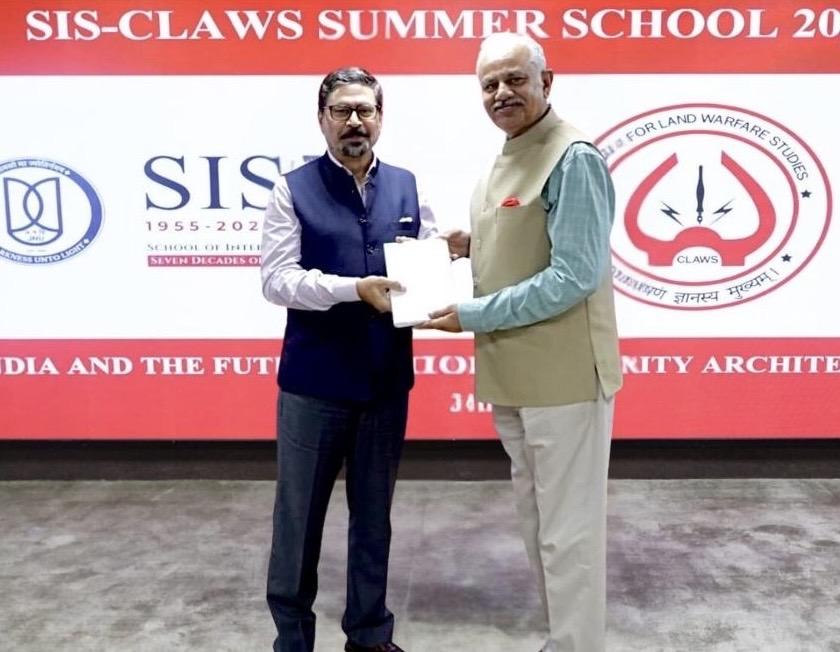 OfficialCLAWSIN's tweet photo. Day 3 of the SIS-CLAWS #SummerSchool2025 dived into the Indo-Pacific and the Global Security Architecture. With views from scholars, diplomats and defence experts, discussions looked at the role of minilaterals, India’s strategic outlook, and maritime and security challenges in the Indo-Pacific. 

@rahulmishr_ @RIS_NewDelhi @sisjnu_official @OfficialCLAWSIN @amitabhmattoo @dushy40098 @AprajitaKash @bhadauriarps @kartha_tara @Roshan45520910 @CENJOWS @CAPS_INDIA @USIofIndia @IDSAIndia 

#IndoPacific #GlobalSecurityArchitecture #MaritimeStrategy #Minilaterals #GlobalSecurity