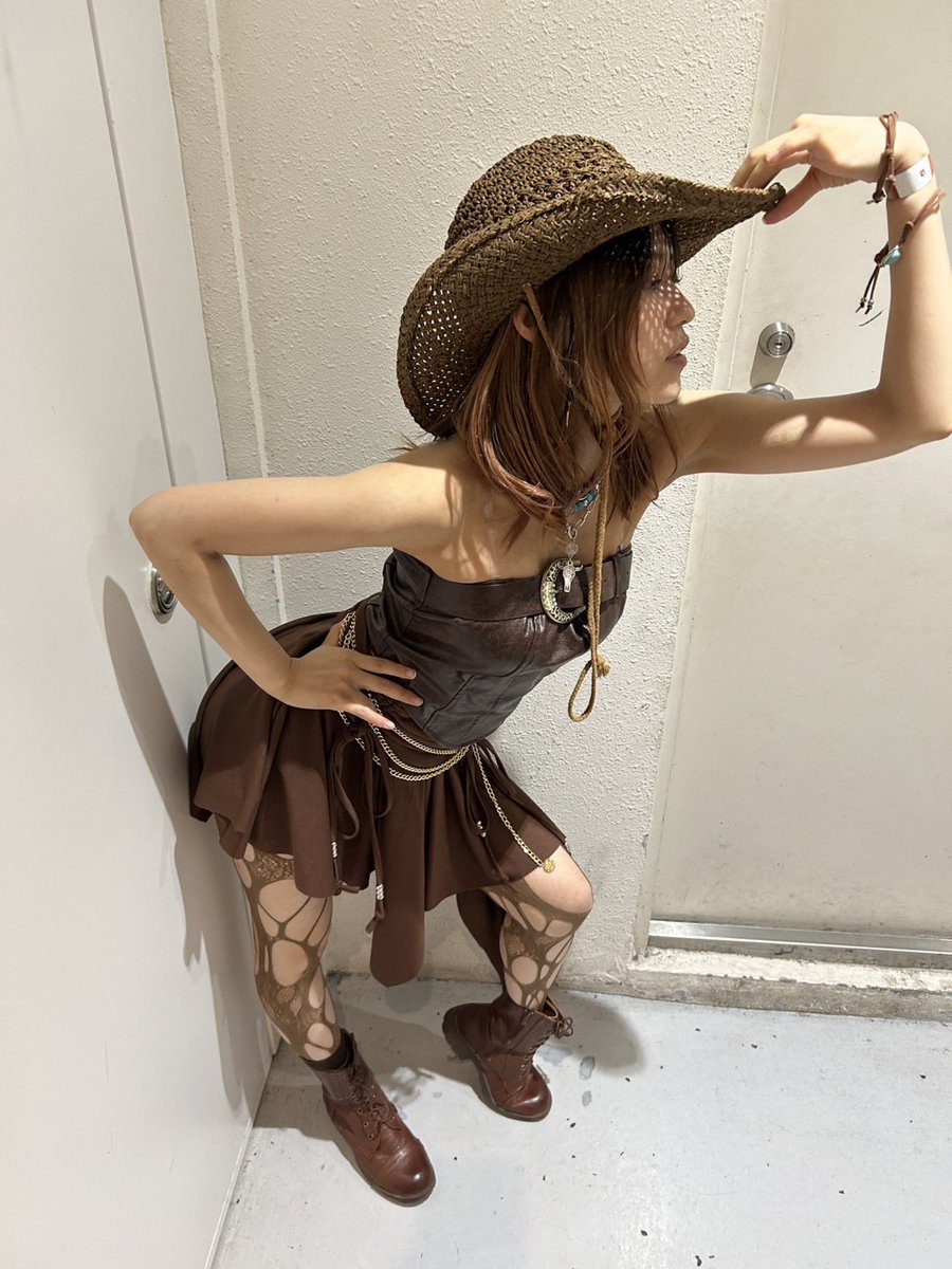 vlyxb0SyTwOdIiZ's tweet photo. この前のwaackバトルの服装
きゅぶさんとRUNWAYに選んでもらえたの嬉しい！
おじさんはwaackを頑張れ🤠 https://t.co/0FMsxcfpWH