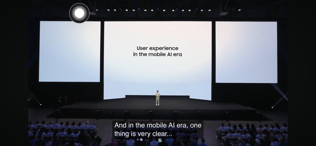 บุญบาป #GalaxyZFold7 คือสวยมากกก จอใหญ่สะใจ เปิดออกมาบางเฉียบเทียบกับบัตรแค่ 4 ใบเอง แล้วกล้องคือเว่อเกิน 200MP กันไปเลย มีการใช้ ai แบบจัดเต็มมากขึ้นด้วย ชอบมาก 🥹