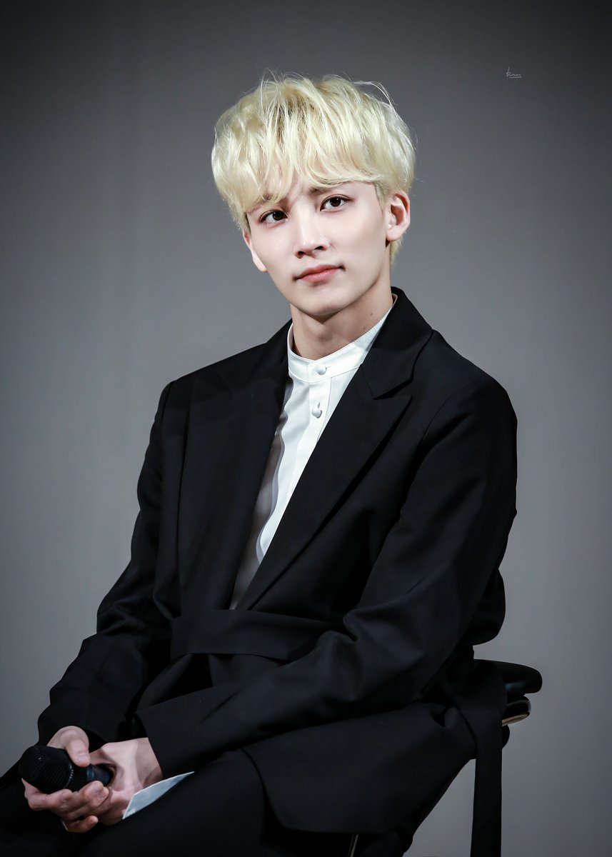 ocean_kmwa's tweet photo. 190210 GV
D-351
수요일 끝났다!!! 내일도 파이팅파이팅!!
#윤정한 #정한 #JEONGHAN #ジョンハン
#세븐틴 #SEVENTEEN https://t.co/XpFGfChP0Q