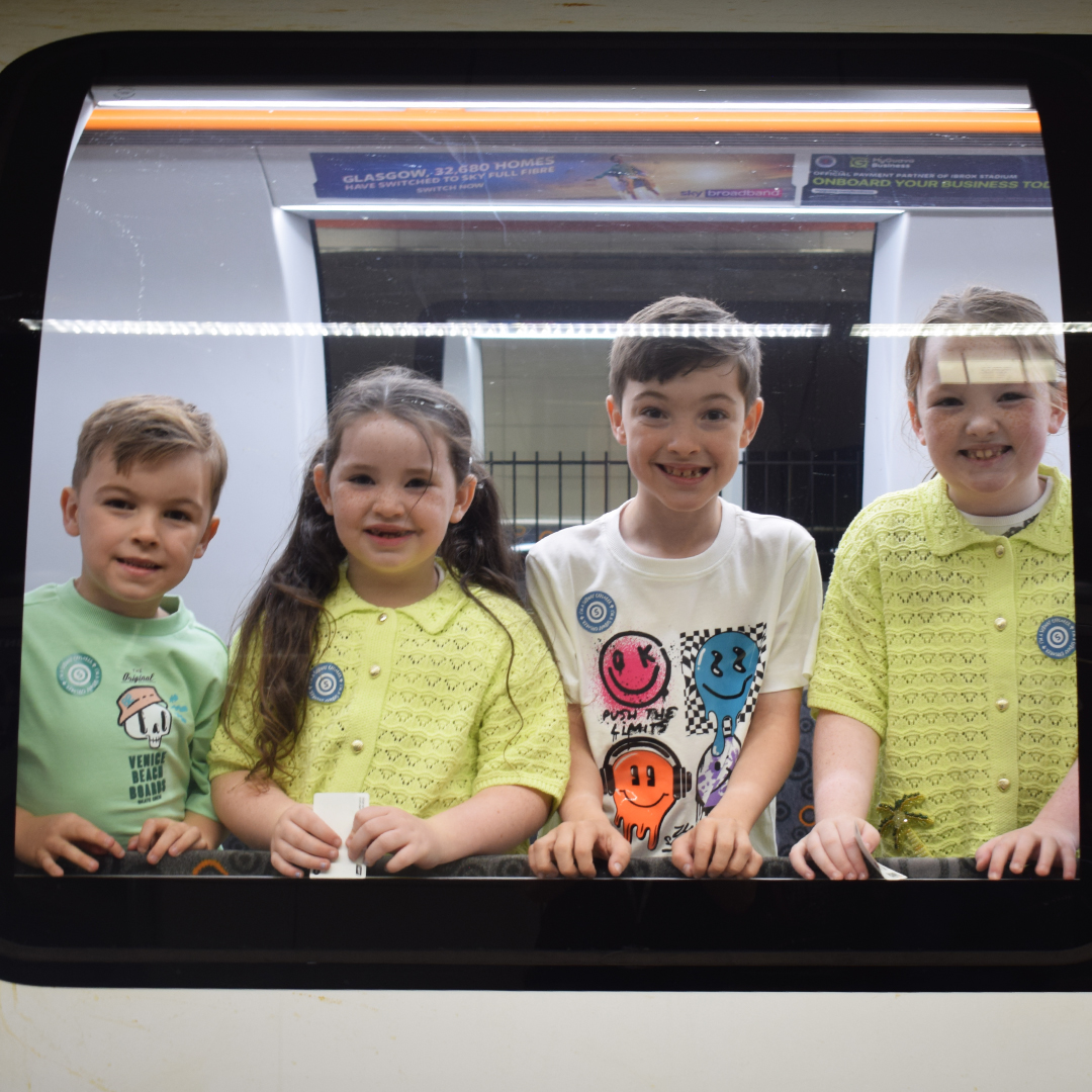 🎟️ Planning a day out in Glasgow?
Good news — kids travel FREE on the Subway! Easy, affordable, and perfect for family adventures. 🧡

Ready, set, explore! Plan your adventure now &gt; spt.co.uk/subwayexplorer…