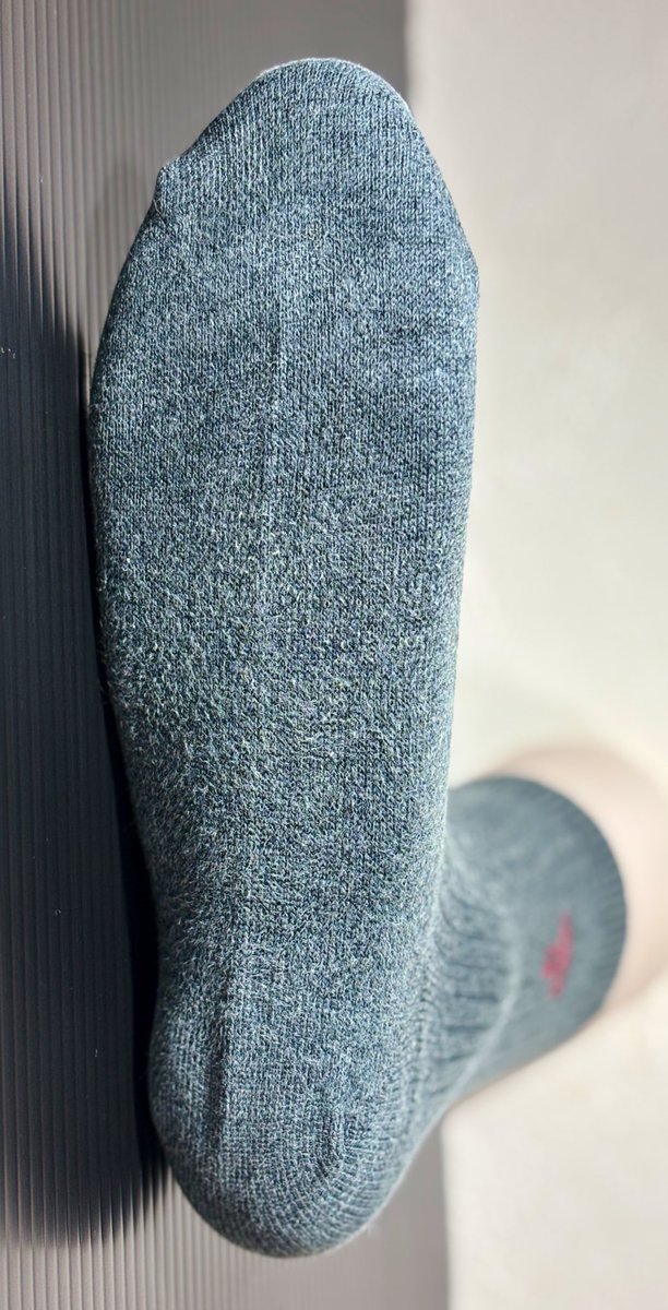 Uniform_socks's tweet photo. 宮◯学園の指定ソックス。
制服と同じ色合いで、非常に落ち着いた印象。 https://t.co/X1MtUUdUkc