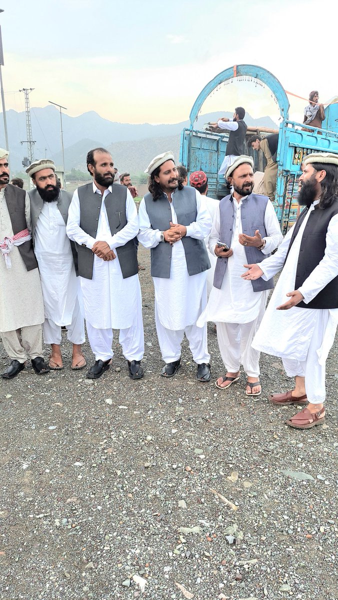 gulbadin8915's tweet photo. مکین آمن جرگہ کیلئے تیاریاں شروع
ریاستی جنگی پالیسیوں کو سیاسی مزاحمت سے ناکام کرینگے
ریاست آمن کی ذمہ دار ہیں۔
@mjdawar @BushraGohar @a_siab https://t.co/DejjXlwBBE