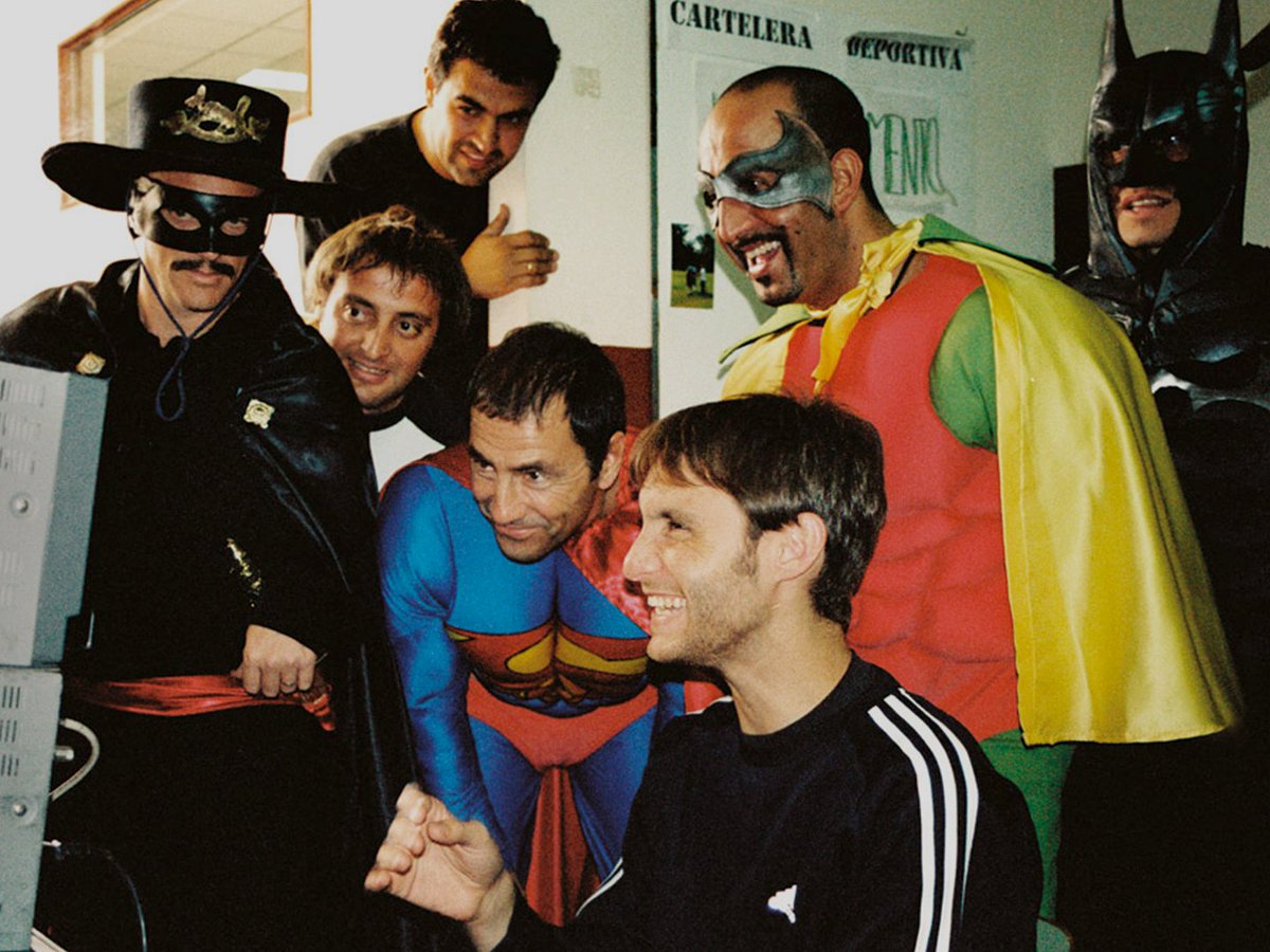 simuedits's tweet image. Feliz Día de la Patria y feliz cumpleaños, Damián Szifron.