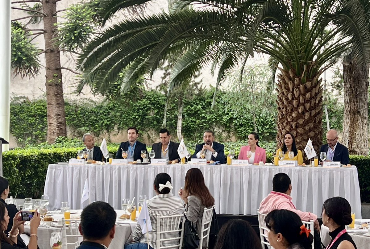 CANADEVI Guanajuato (@canadevigto) on Twitter photo Ayer se llevó a cabo el Encuentro de Negocios Bajío, en su séptima edición. Un evento organizado por <a href="/CANADEVI/">CANADEVI</a>, <a href="/CANADEVIAgs/">CANADEVI AGS</a>, <a href="/CANADEVI_Qro/">CANADEVI Querétaro</a> y nuestra delegación.
En este encuentro, en el que participan los departamentos de compras y de proyectos de las empresas afiliadas 🧵 Ayer se llevó a cabo el Encuentro de Negocios Bajío, en su séptima edición. Un evento organizado por <a href="/CANADEVI/">CANADEVI</a>, <a href="/CANADEVIAgs/">CANADEVI AGS</a>, <a href="/CANADEVI_Qro/">CANADEVI Querétaro</a> y nuestra delegación.
En este encuentro, en el que participan los departamentos de compras y de proyectos de las empresas afiliadas 🧵