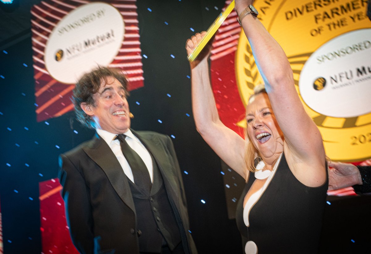 🍾 The 2024 Farmers Weekly Awards night was absolutely incredible, and now you can secure your table for the 2025 edition...

TICKETS: ow.ly/SGyH50Wn3wC