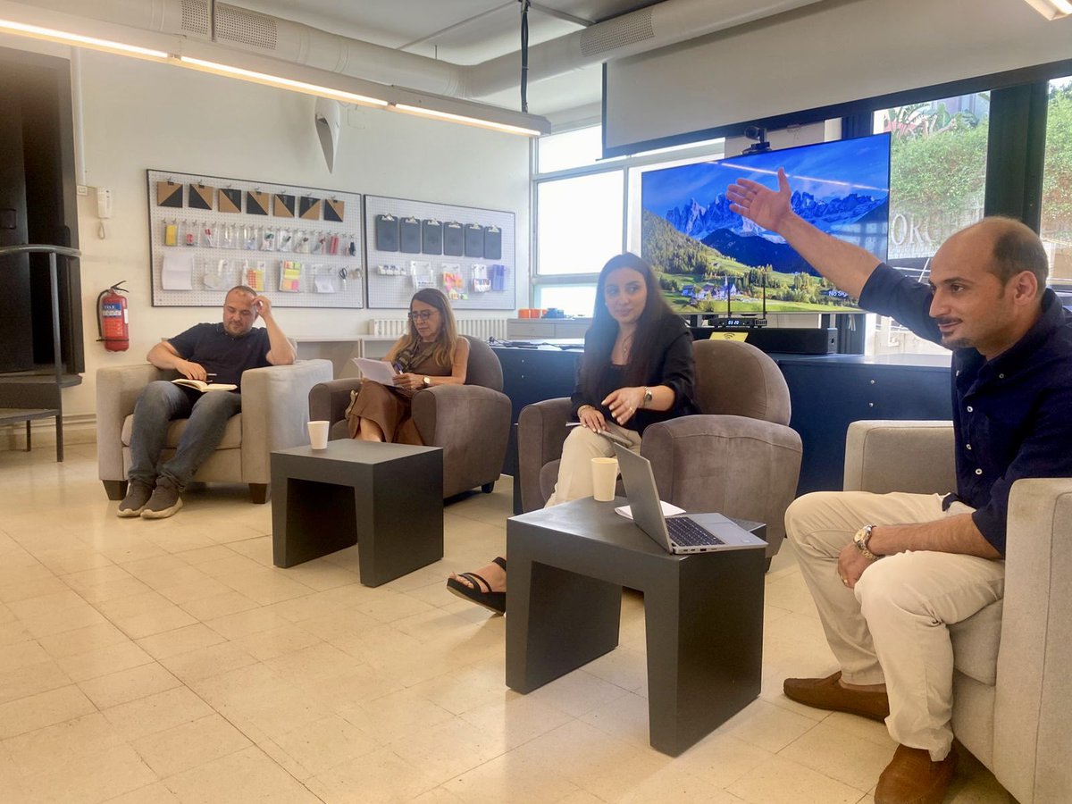 SwissAmbLEB's tweet image. How have women and youth participated in the ongoing political transition in Syria 🇸🇾?🇨🇭 partner @snacksyrian has explored this question and presented its findings in an event hosted by the Swiss embassy today. 🇨🇭supports an inclusive political transition process in Syria🇸🇾.