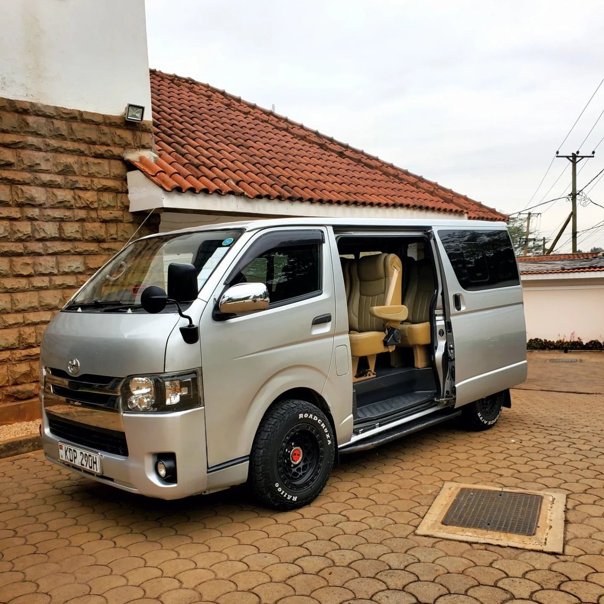 Premier_vans's tweet photo. The name "comfort" is always inside Premier Vans. https://t.co/JfdJgHYrfm