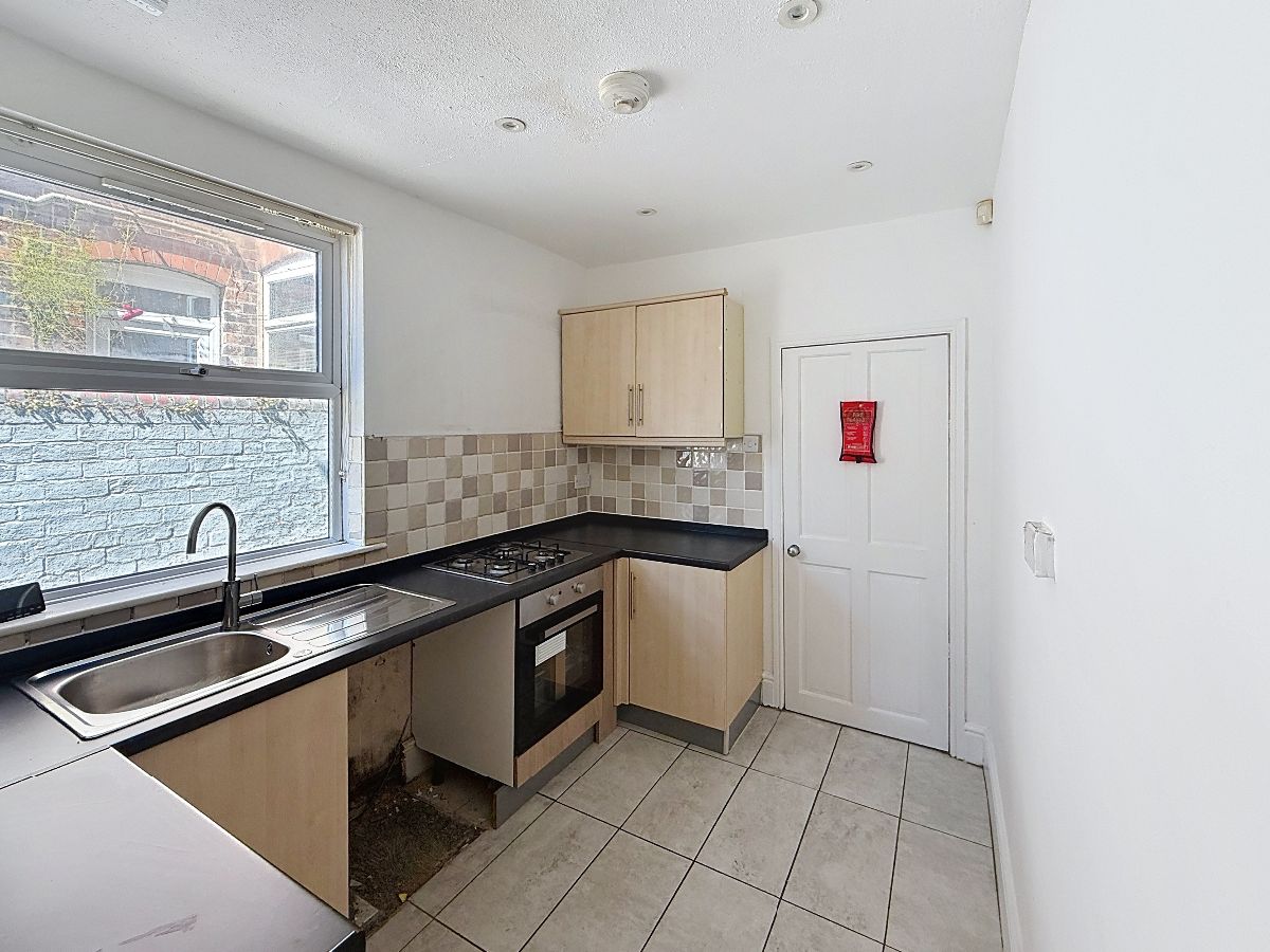 New to market - 3 Bed Terraced House, Victoria Street, Stoke-on-Trent, ST4 6EF, £895pcm. View details: wardsproperty.co.uk/propertydet.as…