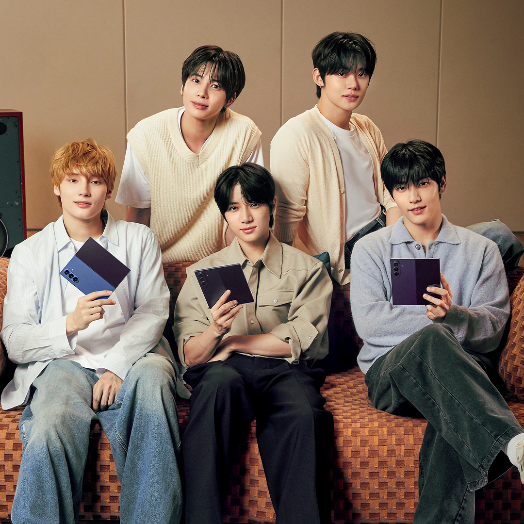 SamsungMobile's tweet photo. 💥💥 IT’S FINALLY HERE! 💥💥 The new Samsung Galaxy Z Fold7 you’ve been waiting for is now right in front of you! Join the hype with @TXT_bighit and tell us how excited you are with #GalaxyZFold7 in the comments! 👀🔥 #GalaxyAI

Learn more: https://t.co/DRIHcPF4Ow