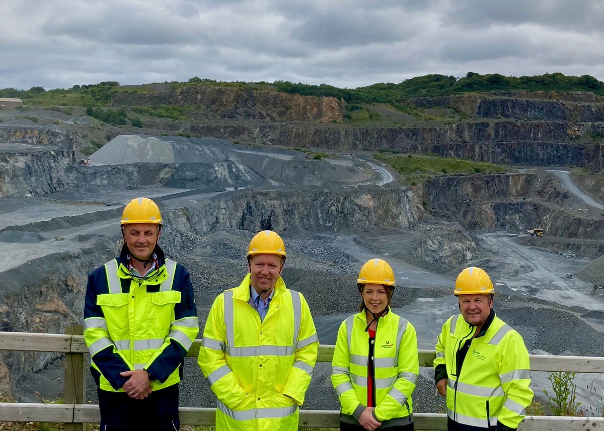 Infrastructure Minister Liz Kimmins has met with the Mineral Products Association and discussed the challenges facing the industry as well as opportunities for future collaboration.