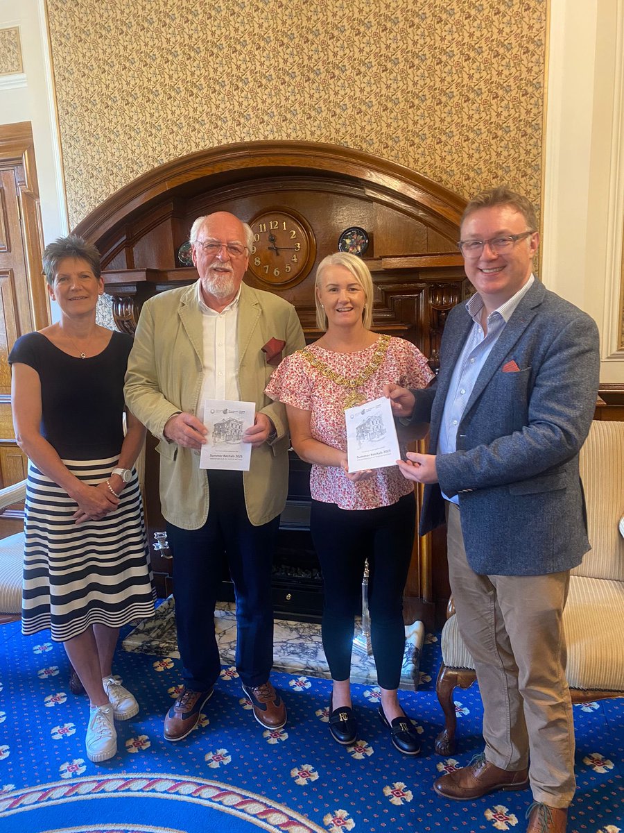 Music in the heart of the city as the First Church Summer Recital series begins 23rd July. Chair Richard Yarr MBE DL presents Lord Mayor Tracey Kelly with the first programme. Entrance is free. Young NI Opera Voice of 2024 Zoe Jackson takes the stage at 1.15pm. All are welcome🎶