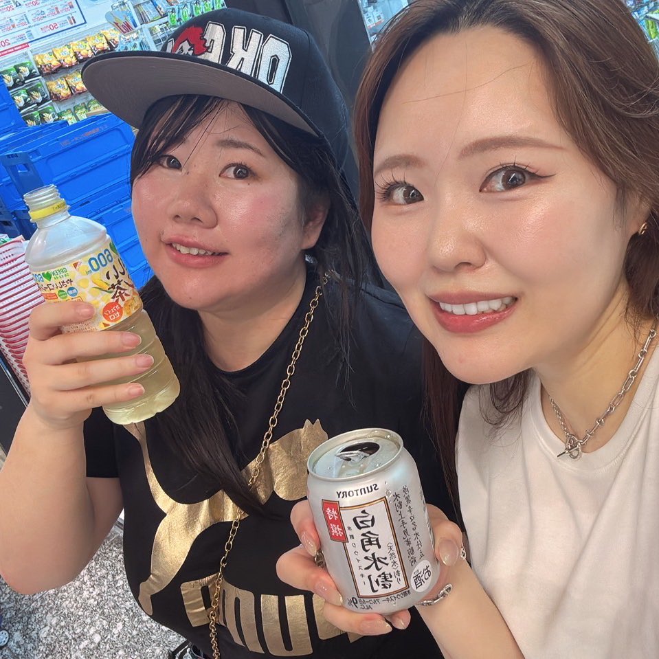 うNIXON☆電気工事士🔰炎の愚連隊 (@toranegi) on Twitter photo ええ女×2と声の治らないおじと飲んでハッピーハッピーでございます。
昨日のフォアグラと冷やし麺
今日の晩餐と遅れてきた女<a href="/4y4c4_/">𝘼̤̮𝙮𝙖𝙠𝙖🌰👨🏻🦲💡</a>
この後深夜のほろ酔い大掃除が
待ち受けている😇😇😇
全てはエアコン修理のために
管理会社呼ばないといけないからうにさんはホテルに避難&トイレも一新やでな🐱 ええ女×2と声の治らないおじと飲んでハッピーハッピーでございます。
昨日のフォアグラと冷やし麺
今日の晩餐と遅れてきた女<a href="/4y4c4_/">𝘼̤̮𝙮𝙖𝙠𝙖🌰👨🏻🦲💡</a>
この後深夜のほろ酔い大掃除が
待ち受けている😇😇😇
全てはエアコン修理のために
管理会社呼ばないといけないからうにさんはホテルに避難&トイレも一新やでな🐱