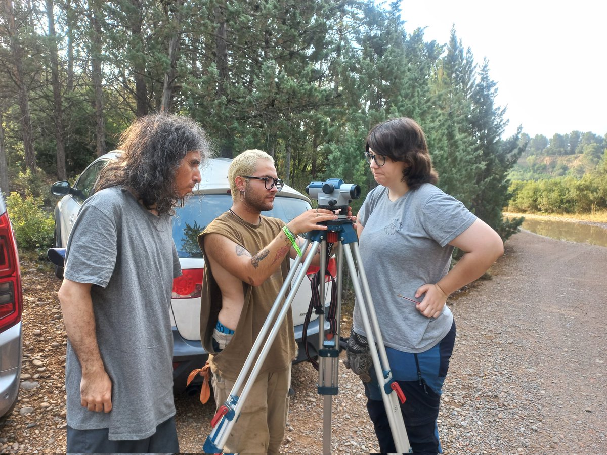 😅 Ningú va dir que el prospectar fos fàcil: esbarzers, fotointerpretació i detallada documentació a parts iguals