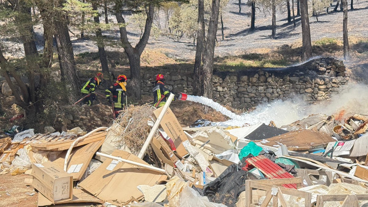 La solidarité européenne en action 🤝

🧑‍🚒 À Marseille et Narbonne, des équipes de pompiers roumains 🇷🇴 &amp; italiens 🇮🇹 prépositionnés en France ont participé aux opérations de lutte contre les incendies 🔥

Des déploiements dans le cadre du Mécanisme de protection civile de l'UE 🇪🇺