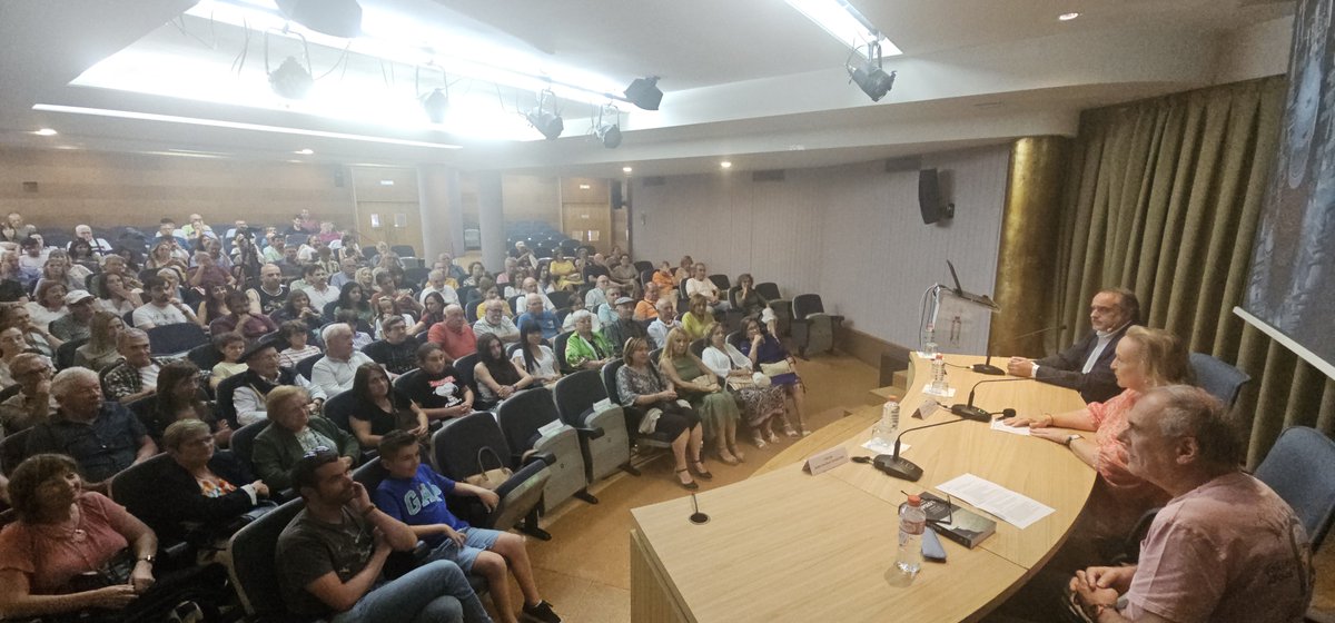 Alberto Aguayo (@fqsaja1) on Twitter photo Enorme lujo para Santander y Cantabria haber tenido ayer a <a href="/EGarciaLlama/">Eduardo García Llama</a> relatando con detalle la misión #Artemes1 Con rigor, con emoción y combinando a la perfección la importancia científica y la humana.
El interés por el regreso a la Luna ya es un hecho desde ayer 👏👏👏👏 Enorme lujo para Santander y Cantabria haber tenido ayer a <a href="/EGarciaLlama/">Eduardo García Llama</a> relatando con detalle la misión #Artemes1 Con rigor, con emoción y combinando a la perfección la importancia científica y la humana.
El interés por el regreso a la Luna ya es un hecho desde ayer 👏👏👏👏