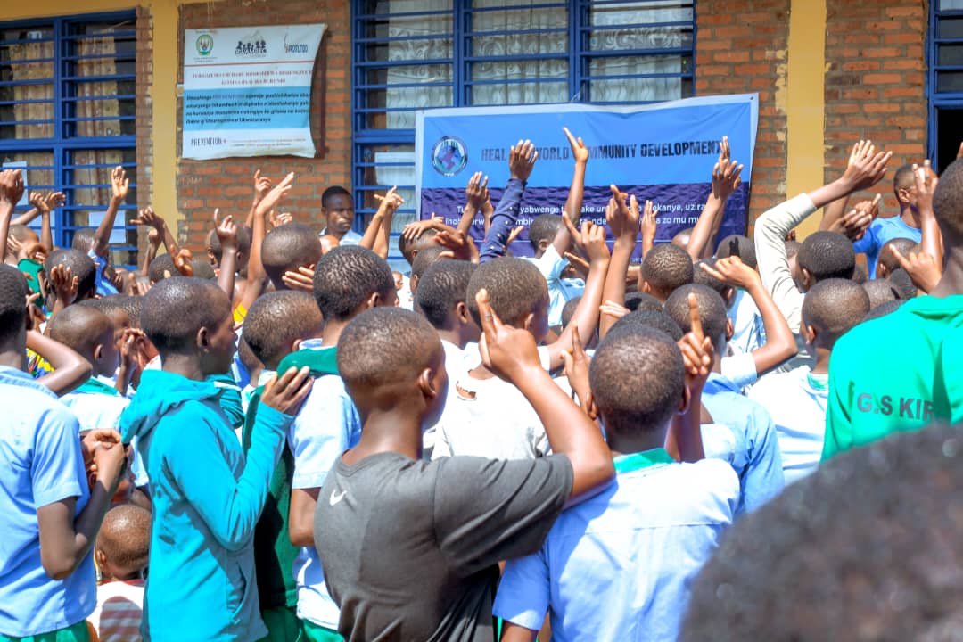 HWC_Development's tweet photo. 📸 The best way to protect youth is to teach them what’s worth their time.

When they choose peace over pressure, purpose over pain, they grow strong.

Through #AgahengeProgram, we are building that awareness.

@BelenCalvoEU, @Afriyan_rwanda, @A_ThorpeUK, @byukavuba 

#SoberMind https://t.co/foItpGyuP6