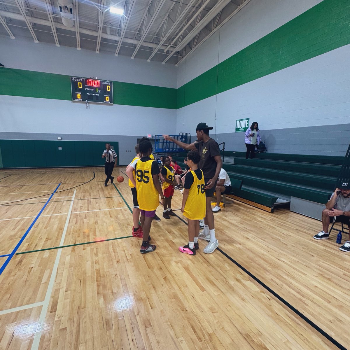 WKU Hilltopper Basketball (@wkubasketball) on Twitter photo Community impact ๐ค
Last night our guys had the opportunity to help instruct and mentor BGKY youth at Basketball Skills Training in the Moxley Center
#GoTops | <a href="/BGKYPolice/">BGKYPolice</a> Community impact ๐ค
Last night our guys had the opportunity to help instruct and mentor BGKY youth at Basketball Skills Training in the Moxley Center
#GoTops | <a href="/BGKYPolice/">BGKYPolice</a>