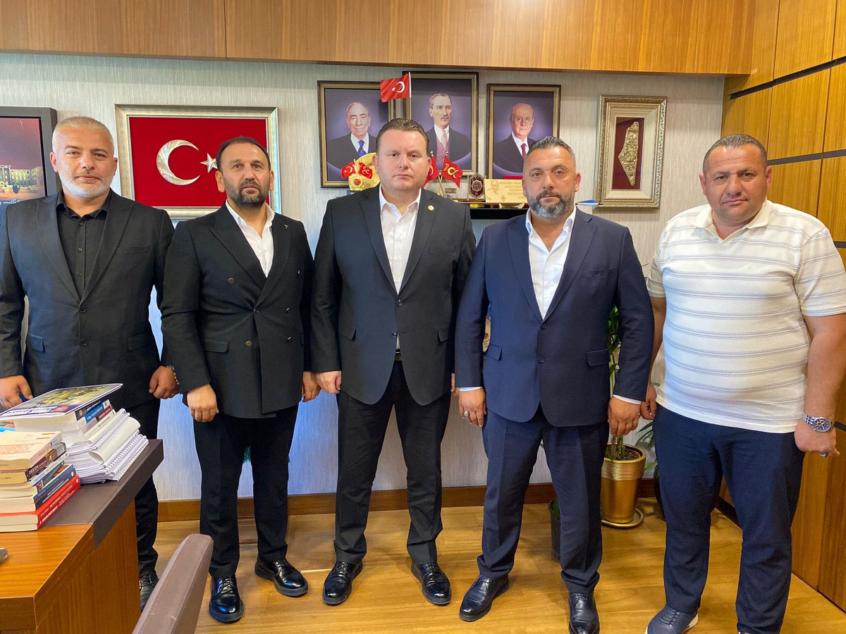 S.S Hendek Hafriyatçılar ve Damperciler Taşıma ve İşletme Kooperatif Başkanı Hikmet Bahadır ve yönetimini TBMM’de misafir ettik.
Ziyaretlerinden ötürü kendilerine teşekkür ediyorum.