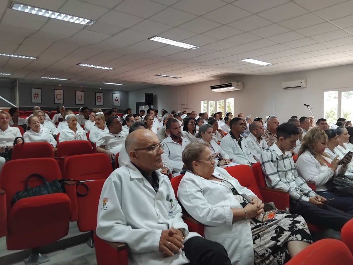 SaludCueto's tweet photo. En desarrollo Plenaria del PAMI en #Holguin. Con #HonorHolguinero se debaten las debilidades que se presentan en el programa y se trazan proyecciones de trabajo para los meses venideros. #HolguinEsSalud https://t.co/PSkhJhpo0H