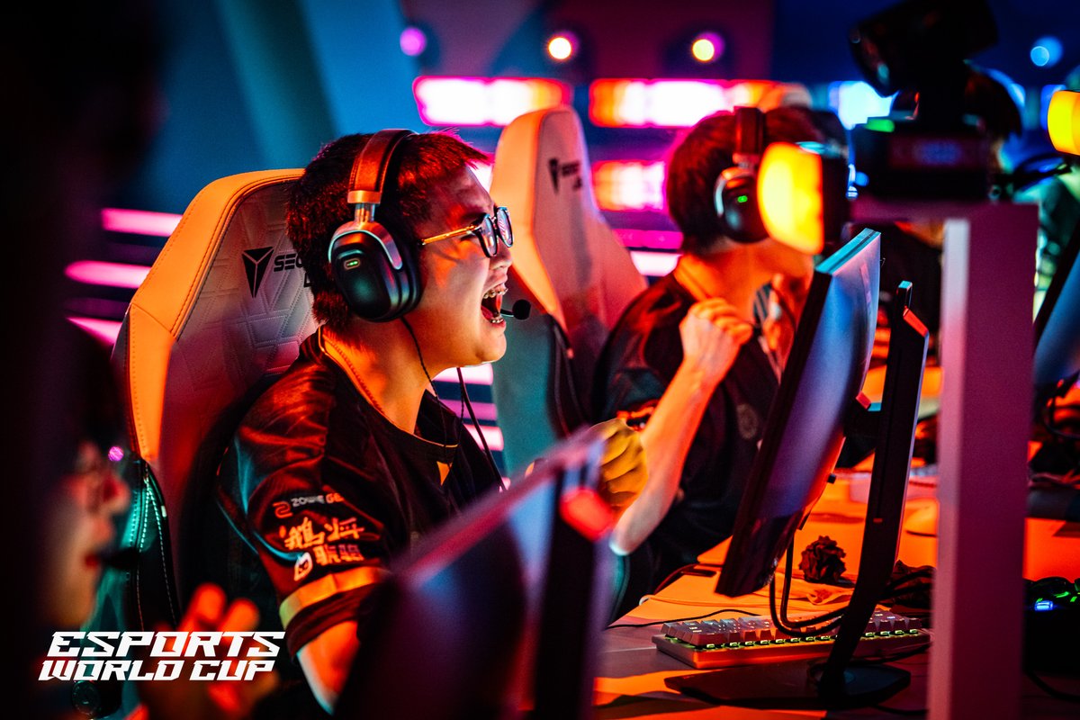 EWC_Extra's tweet photo. STILL FIGHTING 🙌

@EDG_Edward is not going home yet! https://t.co/xDzxffKYHW